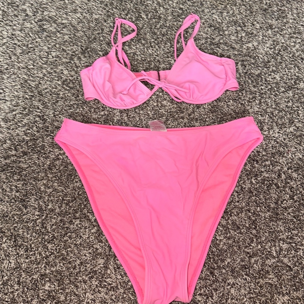 Cute Pink Bikini!🩷